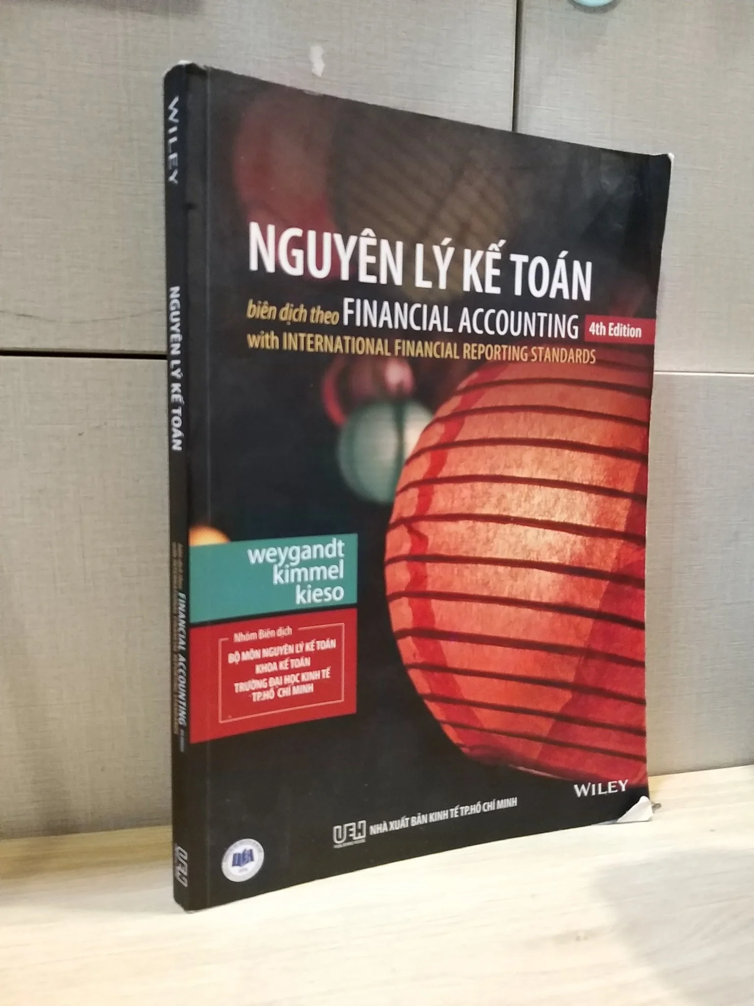 sach-nguyen-ly-ke-toan-ueh